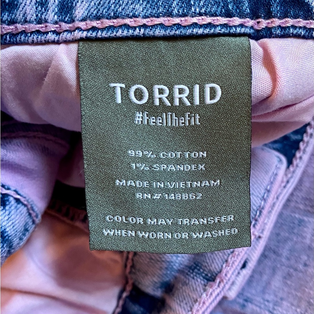5/$25 NWOT super cute distressed pink/purple Torrid Shorts size 20 - Picture 5 of 6